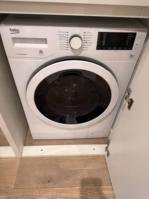 Spacious Modern 1 Bed Apartment. London Exteriör bild