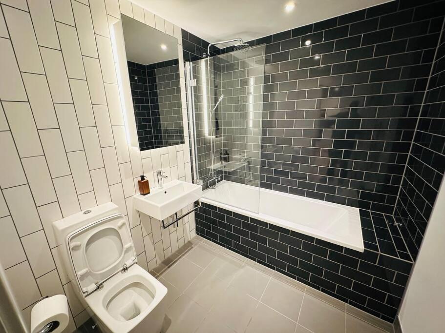 Spacious Modern 1 Bed Apartment. London Exteriör bild